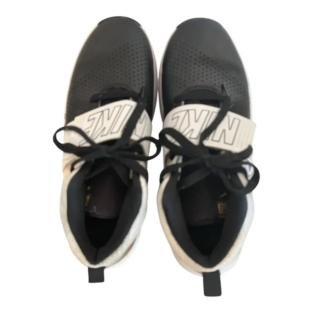 Nike | Team Hustle D8 Basketball Shoes Sneakers White 881941-009 Boys Youth 6.5‎